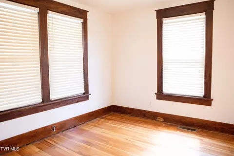 Bedroom - 319 Clinchfield Avenue Erwin Tn 37650, Erwin, TN 37650 photo 1 of 6