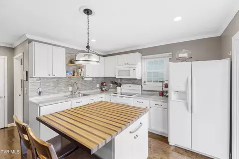 Kitchen - 114 Judge Baines Road Fall Branch Tn 37656, Fall Branch, TN 37656 photo 2 of 4