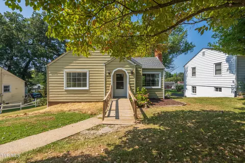 1852 Oakwood Drive Kingsport Tn 37664, Kingsport, TN 37664
