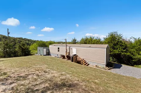 2401 Oakwood Road Midway Tn 37809, Midway, TN 37809