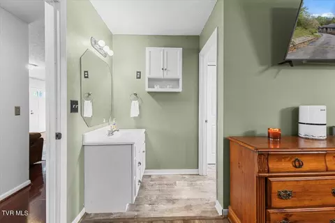 Bath - 8404 Loretta Lane Bristol Va 24202, Bristol, VA 24202 photo 2 of 4