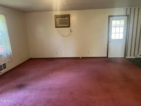 Living - 214 NE Spring Avenue Wise Va 24293, Wise, VA 24293 photo 2 of 2