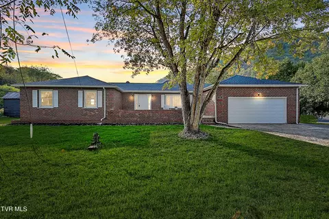 123 Jenkins Hollow Road Elizabethton Tn 37643, Elizabethton, TN 37643