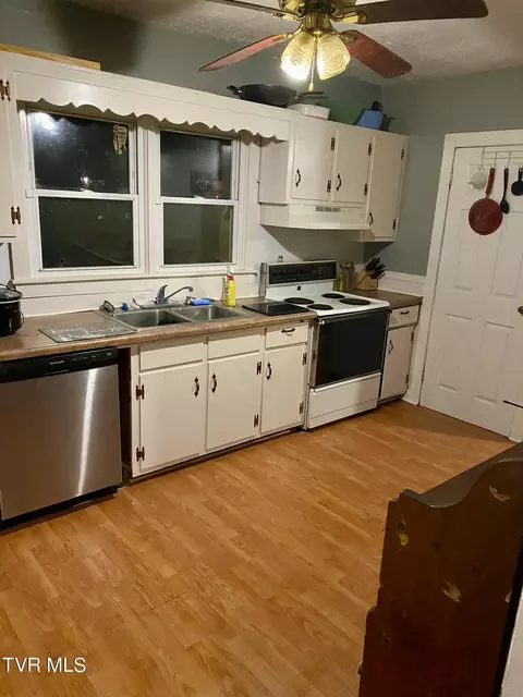 415 Walnut Street Erwin Tn 37650, Erwin, TN 37650 photo 4