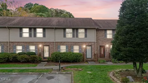 2005 Williamsburg Square 2005 Johnson City Tn 37604, Johnson City, TN 37604