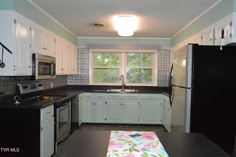 743 N Elm Avenue Erwin Tn 37650, Erwin, TN 37650 photo 9