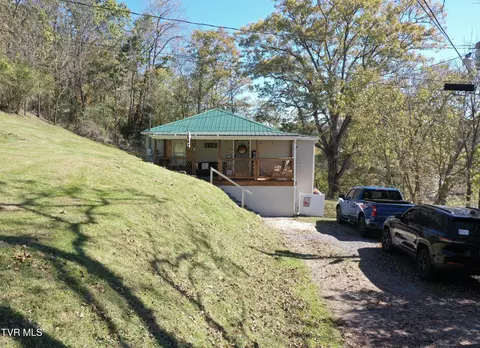 233 Reedy Road Raven Va 24639, Raven, VA 24639