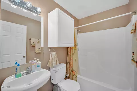 Bath - 137 Scenic View Drive Talbott Tn 37877, Talbott, TN 37877 photo 5 of 5