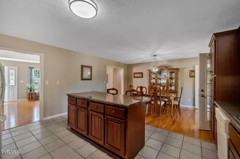 Dining - 137 Scenic View Drive Talbott Tn 37877, Talbott, TN 37877 photo 1 of 3
