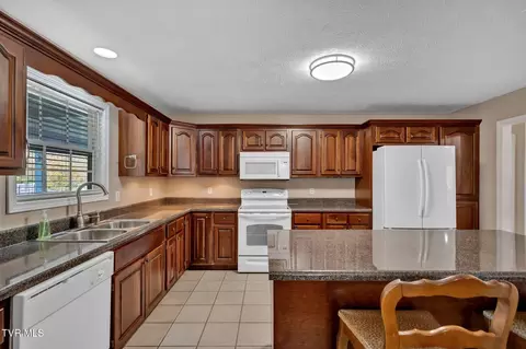 Kitchen - 137 Scenic View Drive Talbott Tn 37877, Talbott, TN 37877 photo 2 of 3