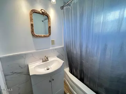 Bath - 116 Green Lane Limestone Tn 37681, Limestone, TN 37681 photo 3 of 3