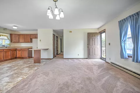 236 Paramount Drive Bristol Tn 37620, Bristol, TN 37620 photo 8