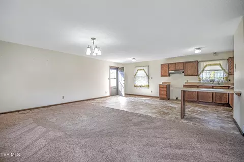 236 Paramount Drive Bristol Tn 37620, Bristol, TN 37620 photo 5