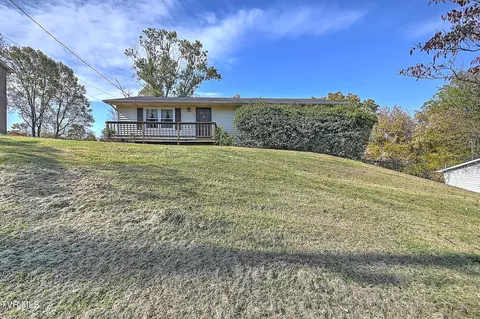 236 Paramount Drive Bristol Tn 37620, Bristol, TN 37620 photo 2