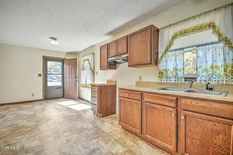 236 Paramount Drive Bristol Tn 37620, Bristol, TN 37620 photo 14