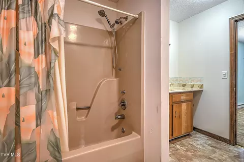 236 Paramount Drive Bristol Tn 37620, Bristol, TN 37620 photo 25