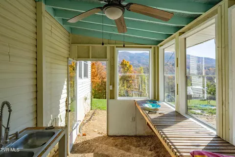 272 Hinkle Road Hampton Tn 37658, Hampton, TN 37658 photo 52