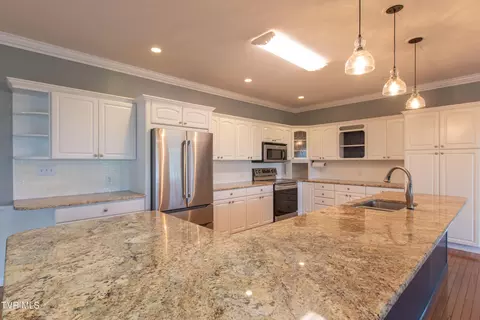 Kitchen - 19170 Paddock Place Abingdon Va 24211, Abingdon, VA 24211 photo 2 of 3