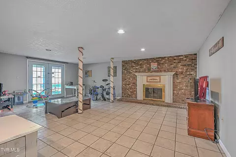 Living - 136 Valleyview Street Gray Tn 37615, Gray, TN 37615 photo 3 of 3