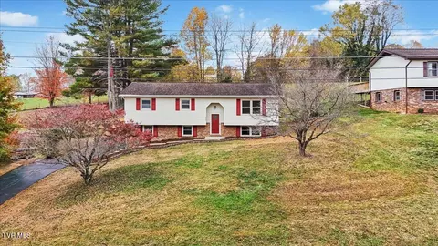 525 Cross Community Road Bristol Tn 37620, Bristol, TN 37620