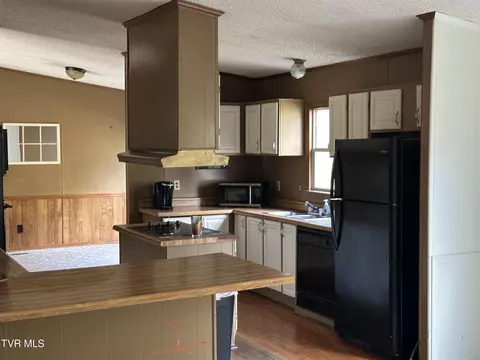 Kitchen - 11511 Meade Fork Road Pound Va 24279, Pound, VA 24279 photo 3 of 3
