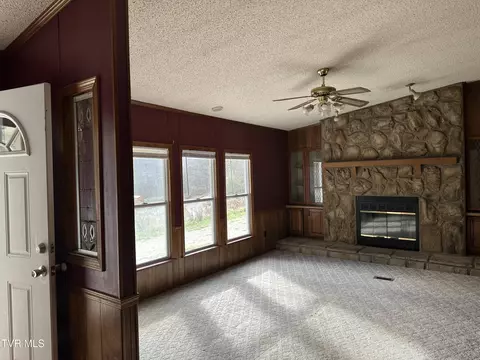 Living - 11511 Meade Fork Road Pound Va 24279, Pound, VA 24279 photo 2 of 4