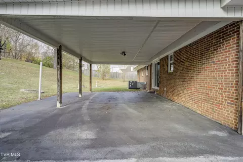 Exterior - 2322 W Brook Lane Johnson City Tn 37601, Johnson City, TN 37601 photo 3 of 9