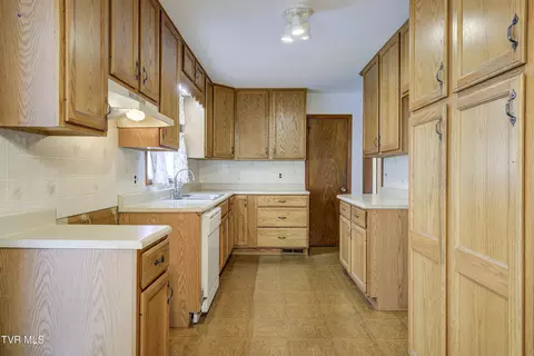 Kitchen - 2322 W Brook Lane Johnson City Tn 37601, Johnson City, TN 37601 photo 1 of 4