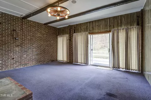 Living - 2322 W Brook Lane Johnson City Tn 37601, Johnson City, TN 37601 photo 4 of 4