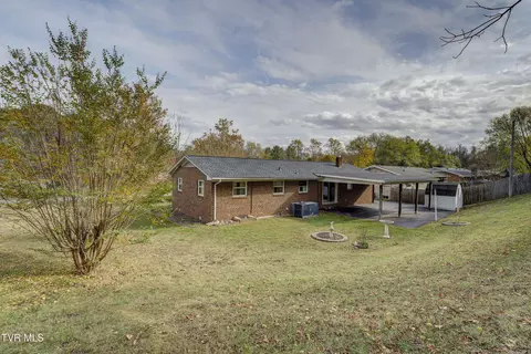 Exterior - 2322 W Brook Lane Johnson City Tn 37601, Johnson City, TN 37601 photo 5 of 9