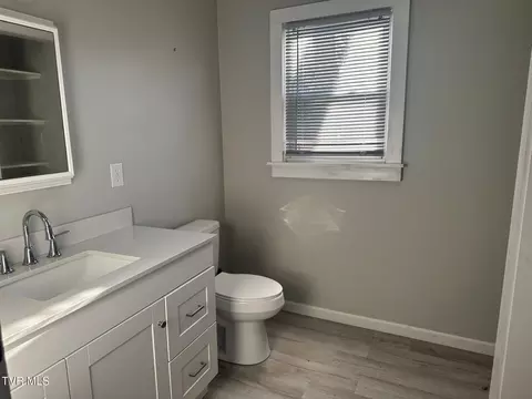 Bath - 400 Juniper Street Greeneville Tn 37745, Greeneville, TN 37745 photo 1 of 3