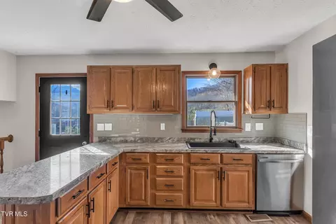 3302 Gap Creek Road Hampton Tn 37658, Hampton, TN 37658 photo 15