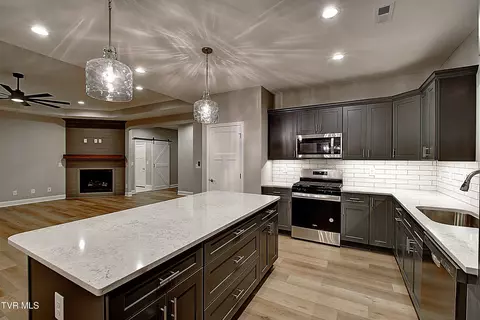 Kitchen - 115 Ervin Lp Erwin Tn 37650, Erwin, TN 37650 photo 8 of 8