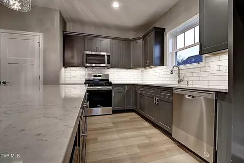 Kitchen - 115 Ervin Lp Erwin Tn 37650, Erwin, TN 37650 photo 5 of 8