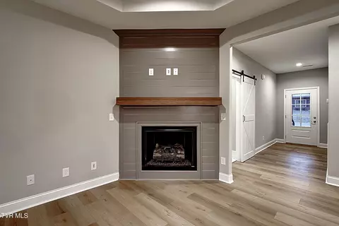 Entry Way - 115 Ervin Lp Erwin Tn 37650, Erwin, TN 37650 photo 3 of 4
