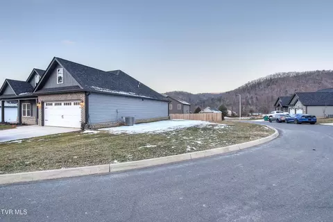 Exterior - 115 Ervin Lp Erwin Tn 37650, Erwin, TN 37650 photo 8 of 8