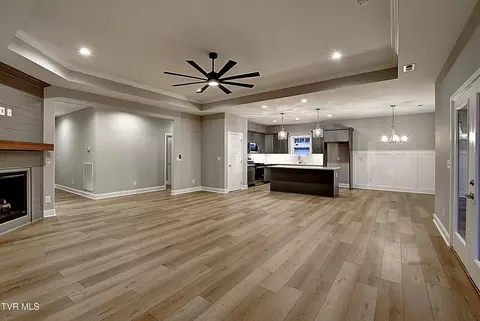 Living - 115 Ervin Lp Erwin Tn 37650, Erwin, TN 37650 photo 3 of 4