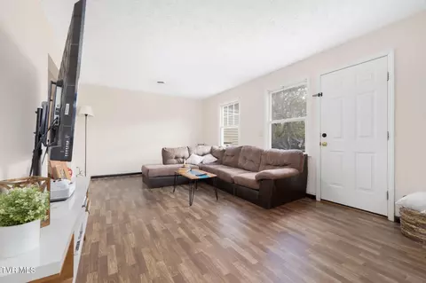 Living - 807 Jared Drive 7 Johnson City Tn 37604, Johnson City, TN 37604 photo 3 of 3