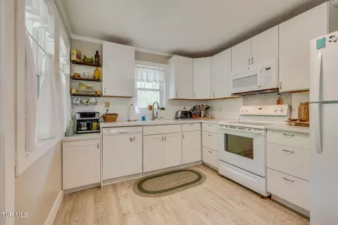 Kitchen - 1265 Rittertown Road Hampton Tn 37658, Hampton, TN 37658 photo 1 of 2