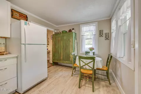 Dining - 1265 Rittertown Road Hampton Tn 37658, Hampton, TN 37658 photo 1 of 1