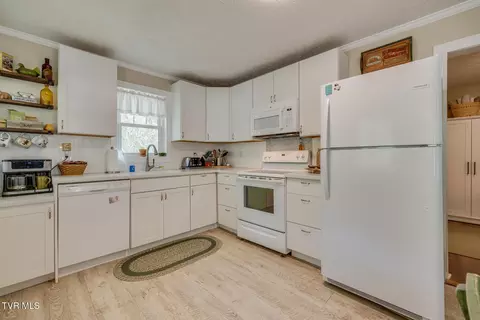 Kitchen - 1265 Rittertown Road Hampton Tn 37658, Hampton, TN 37658 photo 2 of 2
