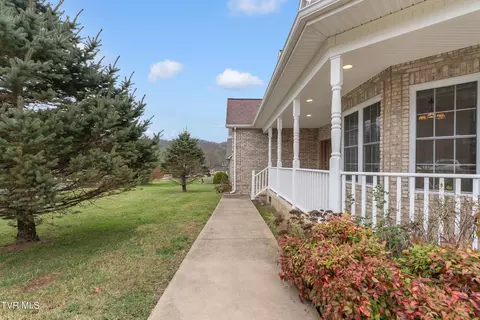 1020 Quail Run Erwin Tn 37650, Erwin, TN 37650 photo 2
