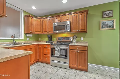 Kitchen - 102 Smartview Lane 102 Abingdon Va 24210, Abingdon, VA 24210 photo 1 of 3