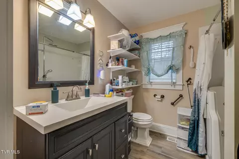 Bath - 108 Meadowbrook Street Erwin Tn 37650, Erwin, TN 37650 photo 2 of 2