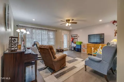 Living - 108 Meadowbrook Street Erwin Tn 37650, Erwin, TN 37650 photo 2 of 2