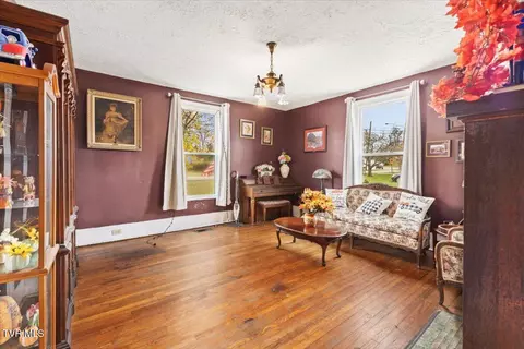 104 Maple Street Glade Spring Va 24340, Glade Spring, VA 24340 photo 3