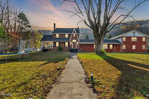 106 W Sycamore Avenue Big Stone Gap Va 24219, Big Stone Gap, VA 24219