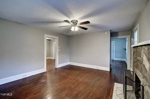 Living - 221 S Mohawk Drive Erwin Tn 37650, Erwin, TN 37650 photo 4 of 4