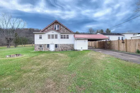 Exterior - 221 S Mohawk Drive Erwin Tn 37650, Erwin, TN 37650 photo 6 of 8