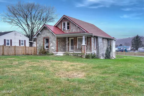 Exterior - 221 S Mohawk Drive Erwin Tn 37650, Erwin, TN 37650 photo 2 of 8